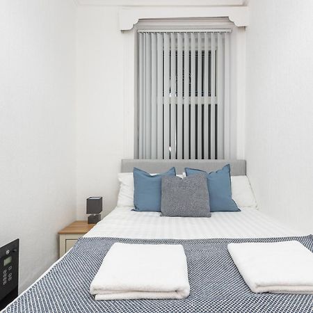 Velvet Coaster Apartments Μπλάκπουλ Εξωτερικό φωτογραφία