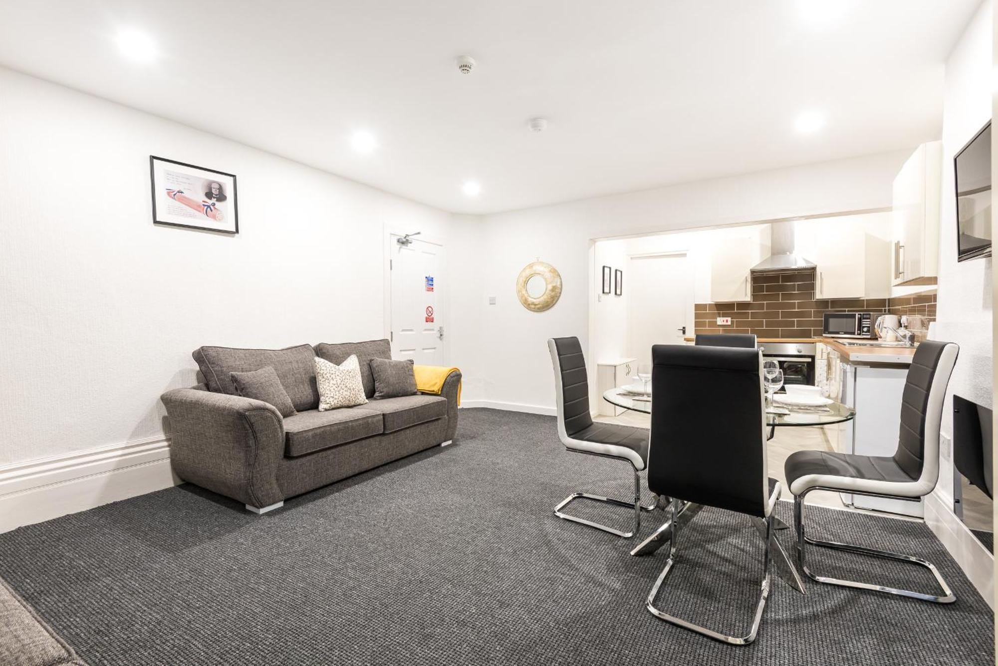 Velvet Coaster Apartments Μπλάκπουλ Εξωτερικό φωτογραφία