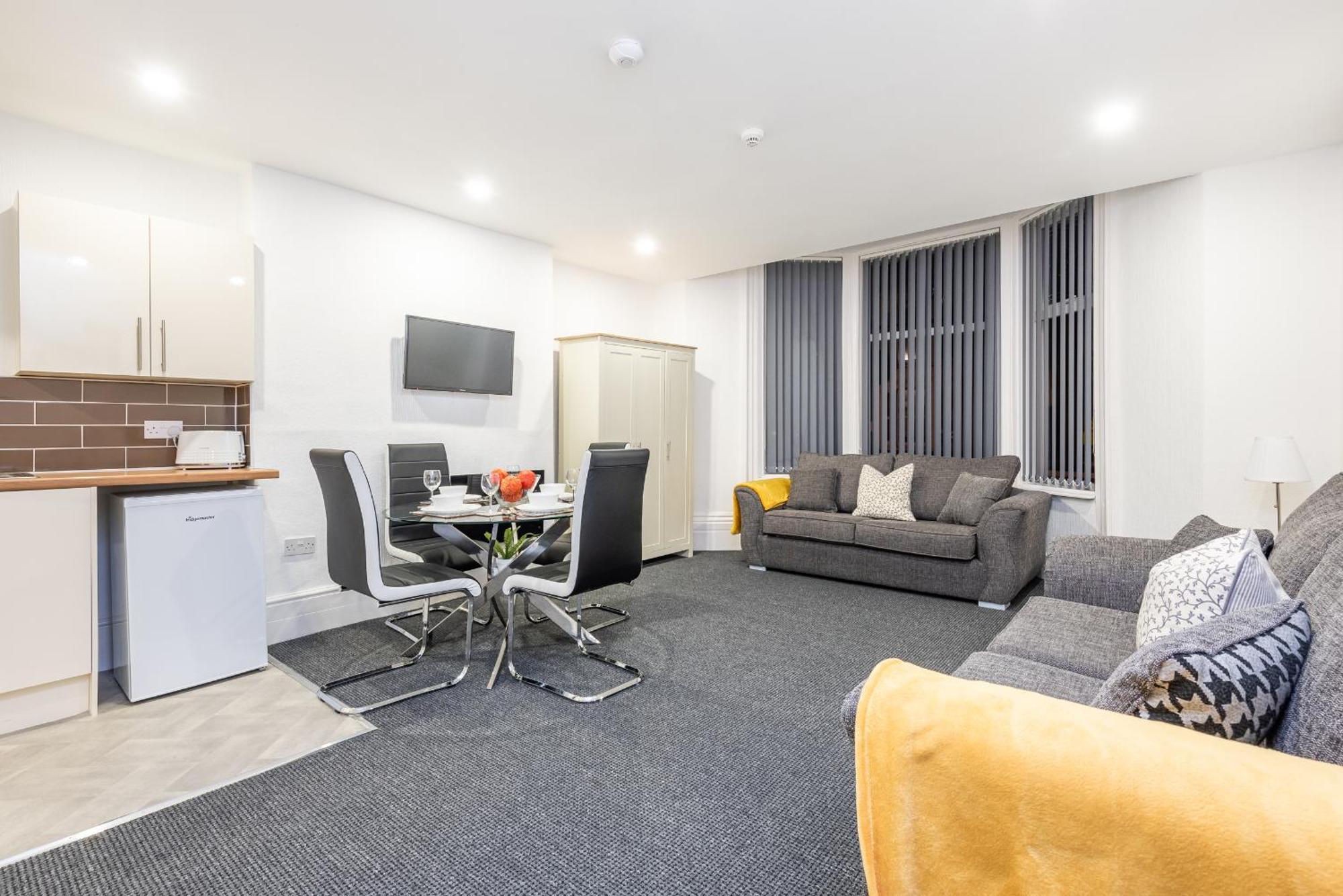Velvet Coaster Apartments Μπλάκπουλ Εξωτερικό φωτογραφία