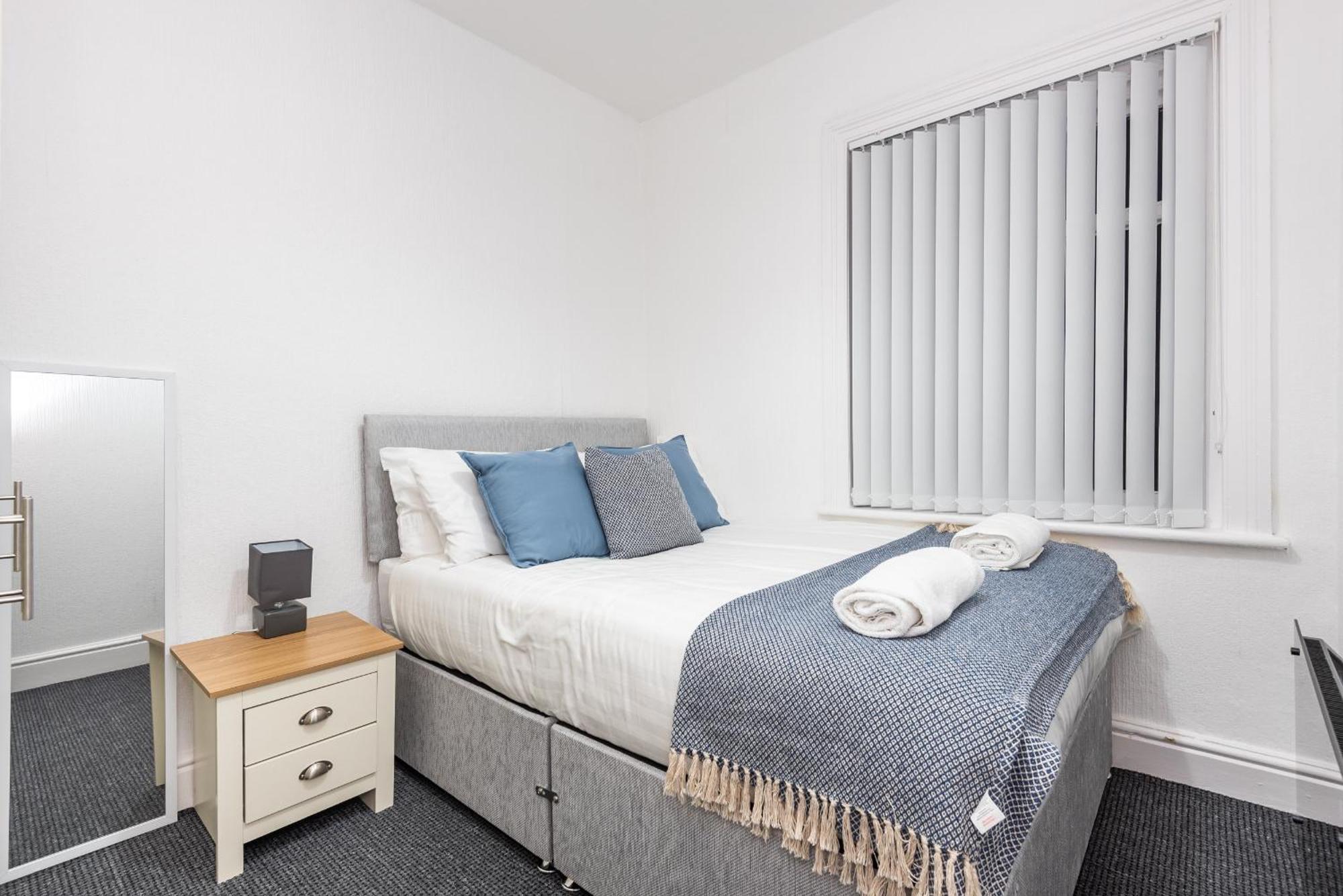 Velvet Coaster Apartments Μπλάκπουλ Δωμάτιο φωτογραφία